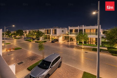 3 bedrooms Townhouse in Dubai, UAE No. 198531 6
