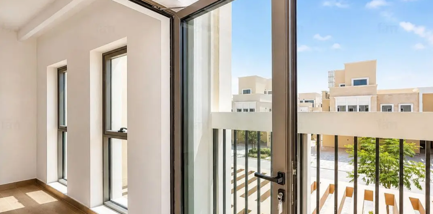 4 bedrooms Townhouse in Damac Lagoons, UAE No. 199752