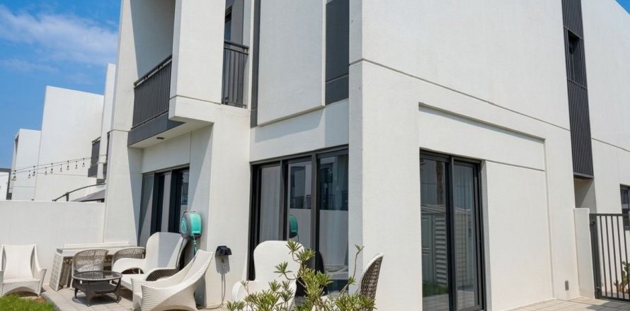 Villa de 4 chambres à Dubai, UAE No. 187553