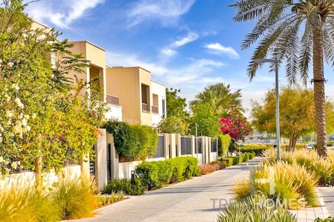 2 bedrooms Apartment in Town Square, UAE No. 76399 4