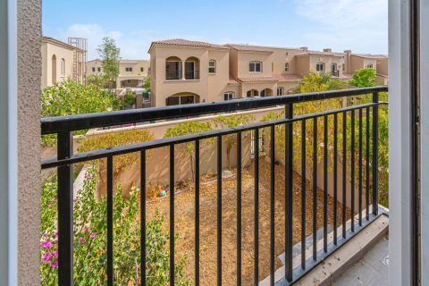 Townhouse de 2 dormitorios en Bella Casa, UAE No. 187226 9