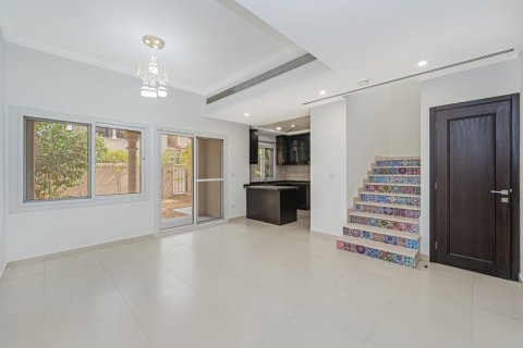 Townhouse de 2 dormitorios en Bella Casa, UAE No. 187226 3