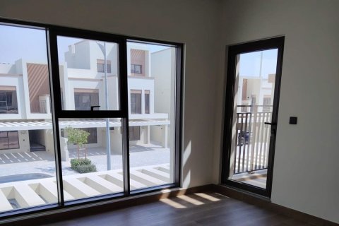 Villa de 4 dormitorios en Damac Lagoons, UAE No. 187227 10