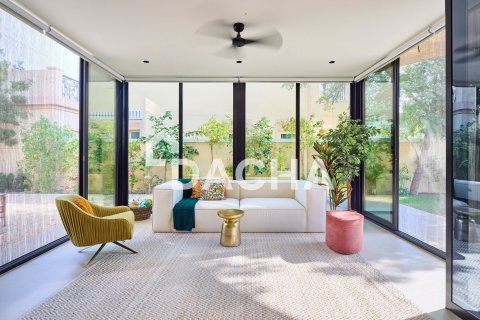 Вилла с 2 спальнями в Jumeirah Village Triangle, ОАЭ №155333 18