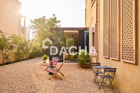 Вилла с 2 спальнями в Jumeirah Village Triangle, ОАЭ №155333 3