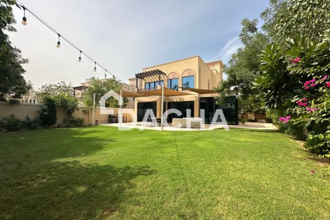 Вилла с 2 спальнями в Jumeirah Village Triangle, ОАЭ №155333