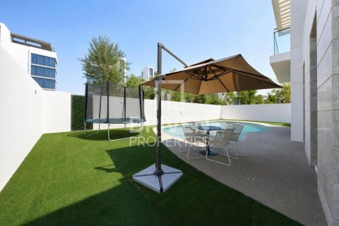 4 bedrooms Villa in District One, UAE No. 204103 29
