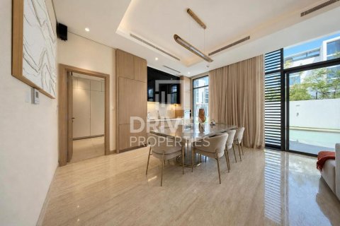 4 bedrooms Villa in District One, UAE No. 204103 17