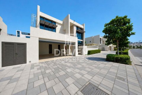4 bedrooms Villa in District One, UAE No. 204103 30
