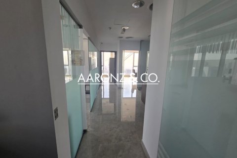 102m² Office in Business Bay, UAE No. 137650 12