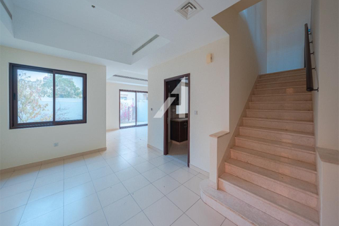 Villa de 3 dormitorios en Dubai, UAE No. 142051 14