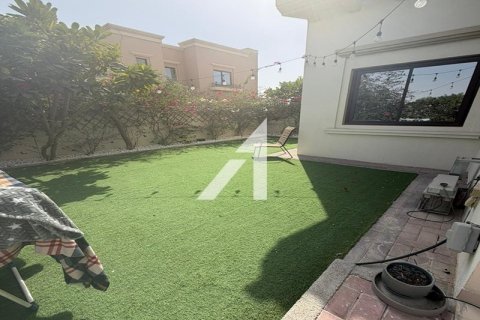 Villa de 3 dormitorios en Dubai, UAE No. 142051 18