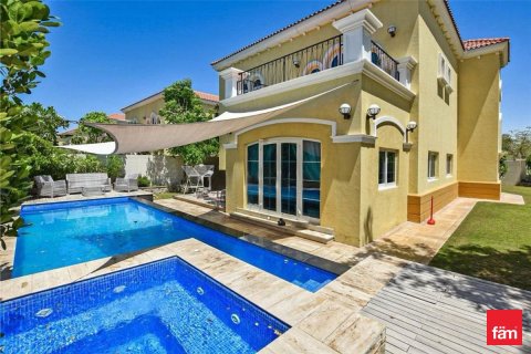 Villa de 4 dormitorios No. 126717 2