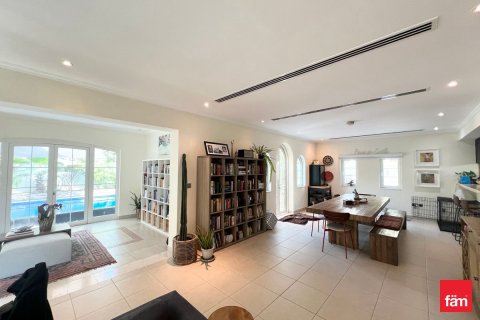 Villa de 4 dormitorios No. 126717 5