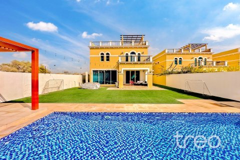 Villa de 4 dormitorios en Legacy, UAE No. 206080