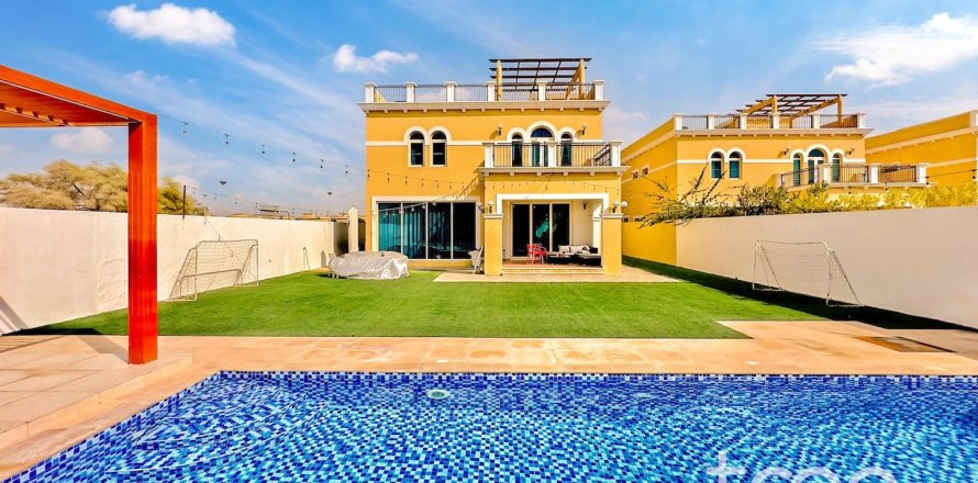 Villa de 4 dormitorios en Legacy, UAE No. 206080