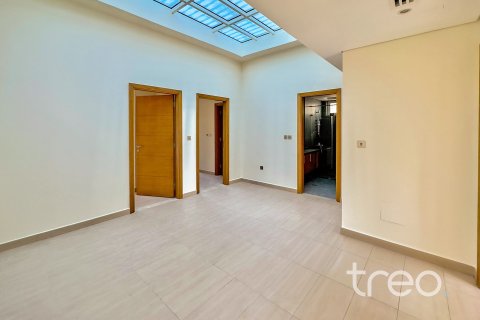 Villa de 4 dormitorios en Legacy, UAE No. 206080 8