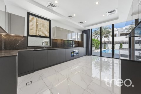 Вилла с 5 спальнями в Jumeirah Park, ОАЭ №206078 11