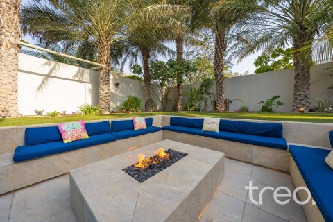 Villa de 5 dormitorios en Legacy, UAE No. 206081 3