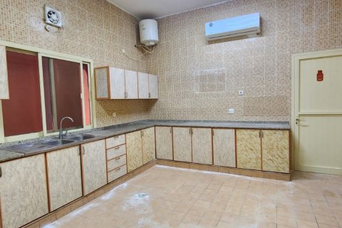 5 bedrooms Villa in Ras Al Khaimah, UAE No. 184009 12