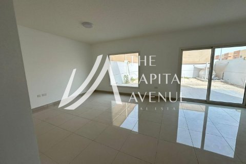 4 bedrooms Townhouse in Al Samha, UAE No. 136946 4