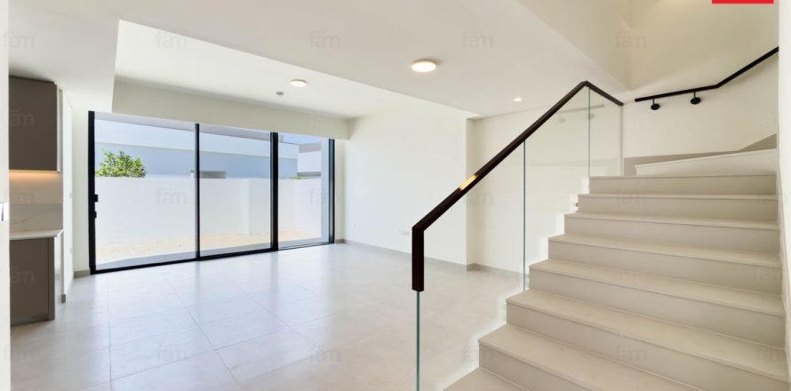 Villa de 4 chambres à Dubai, UAE No. 207901