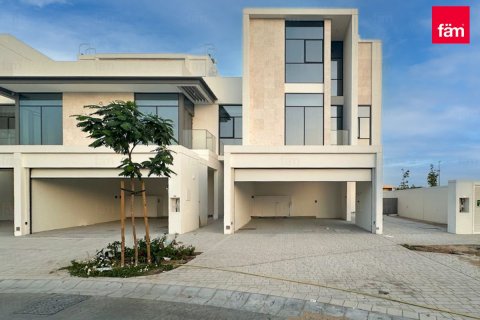4 bedrooms Villa in Dubai, UAE No. 207903