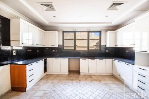 5 bedrooms Villa in Garden Homes, UAE No. 194370 8