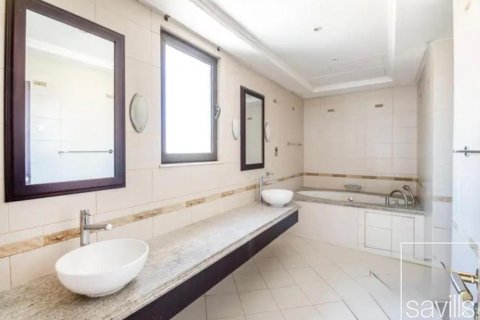 5 bedrooms Villa in Garden Homes, UAE No. 194370 9