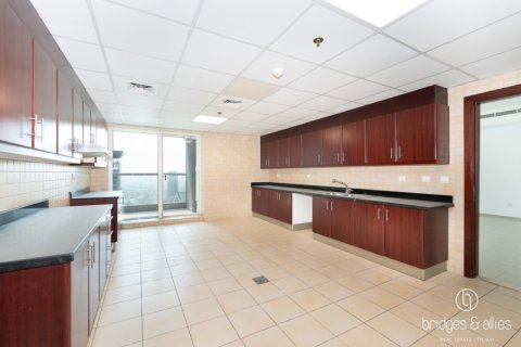 Apartment de 3 dormitorios en Emirates Crown, UAE No. 148222 7