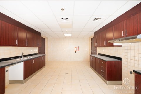 Apartment de 3 dormitorios en Emirates Crown, UAE No. 148222 5