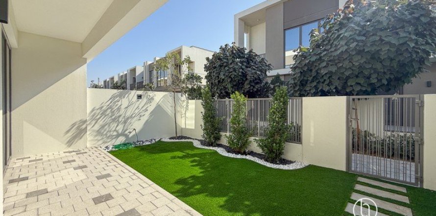 Villa de 3 dormitorios en Tilal Al Ghaf, UAE No. 148226