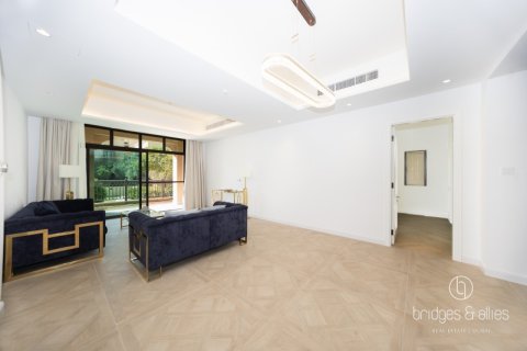 Apartment de 2 dormitorios en Old Town, UAE No. 148227 4