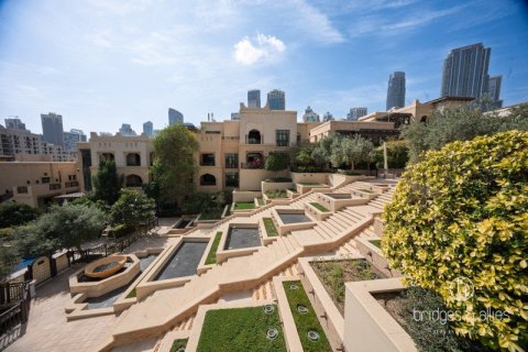 Apartment de 2 dormitorios en Old Town, UAE No. 148227