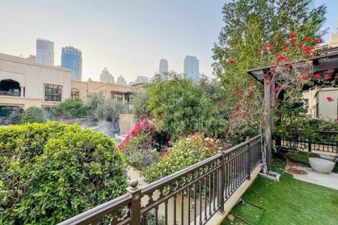 Apartment de 2 dormitorios en Old Town, UAE No. 148227 3