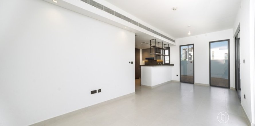 Вилла с 4 спальнями в Tilal Al Ghaf, ОАЭ №148223