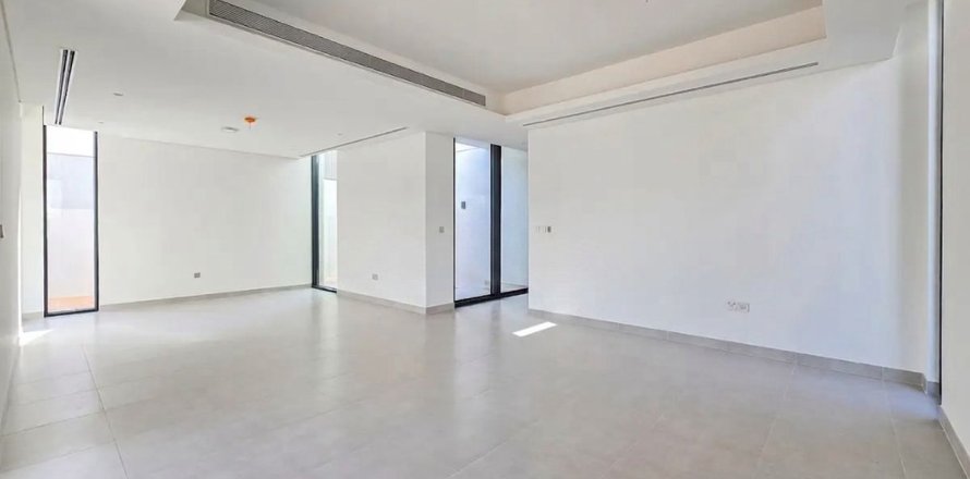Villa de 4 dormitorios en Dubai, UAE No. 161540