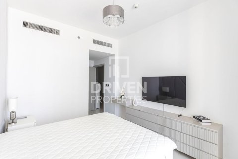 Apartment de 2 dormitorios en EMAAR Beachfront, UAE No. 191614 8