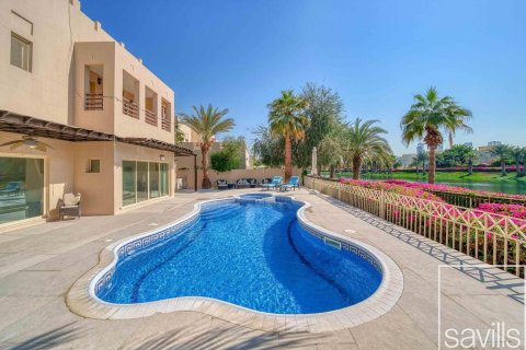 Villa de 5 chambres à Meadows 8, UAE No. 201023 3