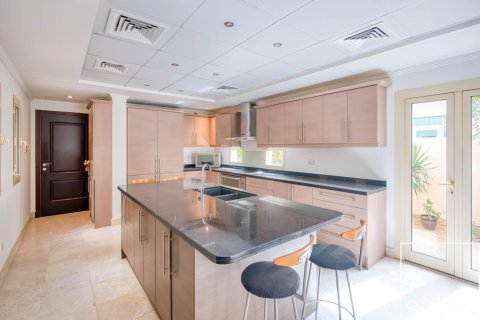 Villa de 5 chambres à Meadows 8, UAE No. 201023 30