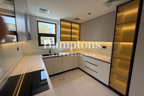 Villa de 4 dormitorios No. 124623 12