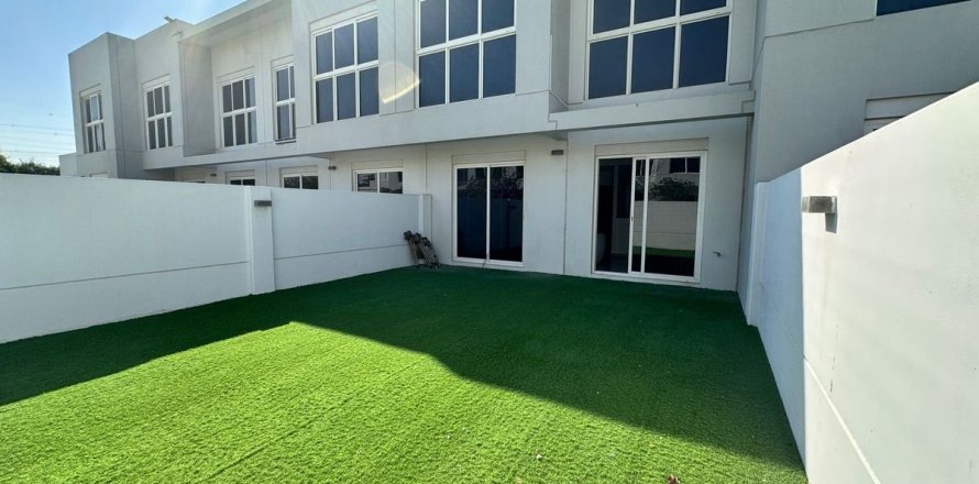 Townhouse de 3 dormitorios en Dubai, UAE No. 135876