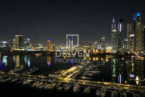 Apartment de 2 dormitorios en EMAAR Beachfront, UAE No. 207359 18