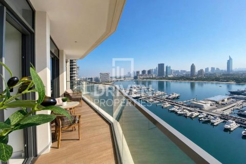 Apartment de 2 dormitorios en EMAAR Beachfront, UAE No. 207359 11