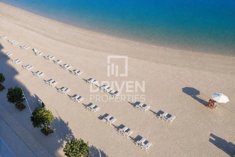 Apartment de 2 dormitorios en EMAAR Beachfront, UAE No. 207359 12