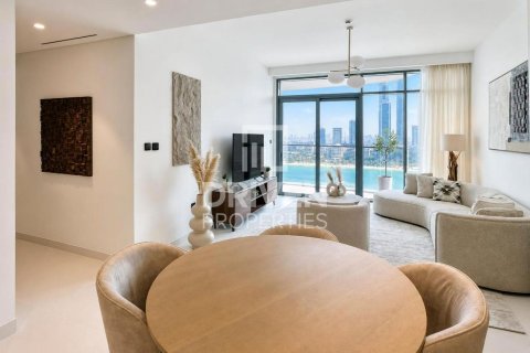 Apartment de 2 dormitorios en EMAAR Beachfront, UAE No. 207359 5