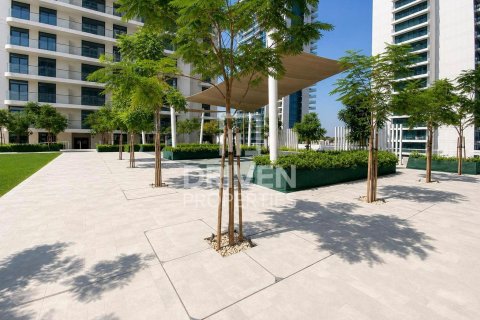 Apartment de 2 dormitorios en EMAAR Beachfront, UAE No. 207359 27
