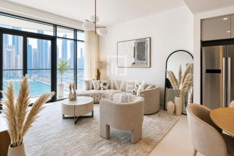 Apartment de 2 dormitorios en EMAAR Beachfront, UAE No. 207359 3