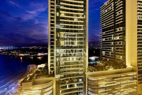 Appartement de 1 chambre à EMAAR Beachfront, UAE No. 207361 11