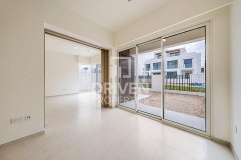 4 bedrooms Townhouse in The Valley, UAE No. 193758 8